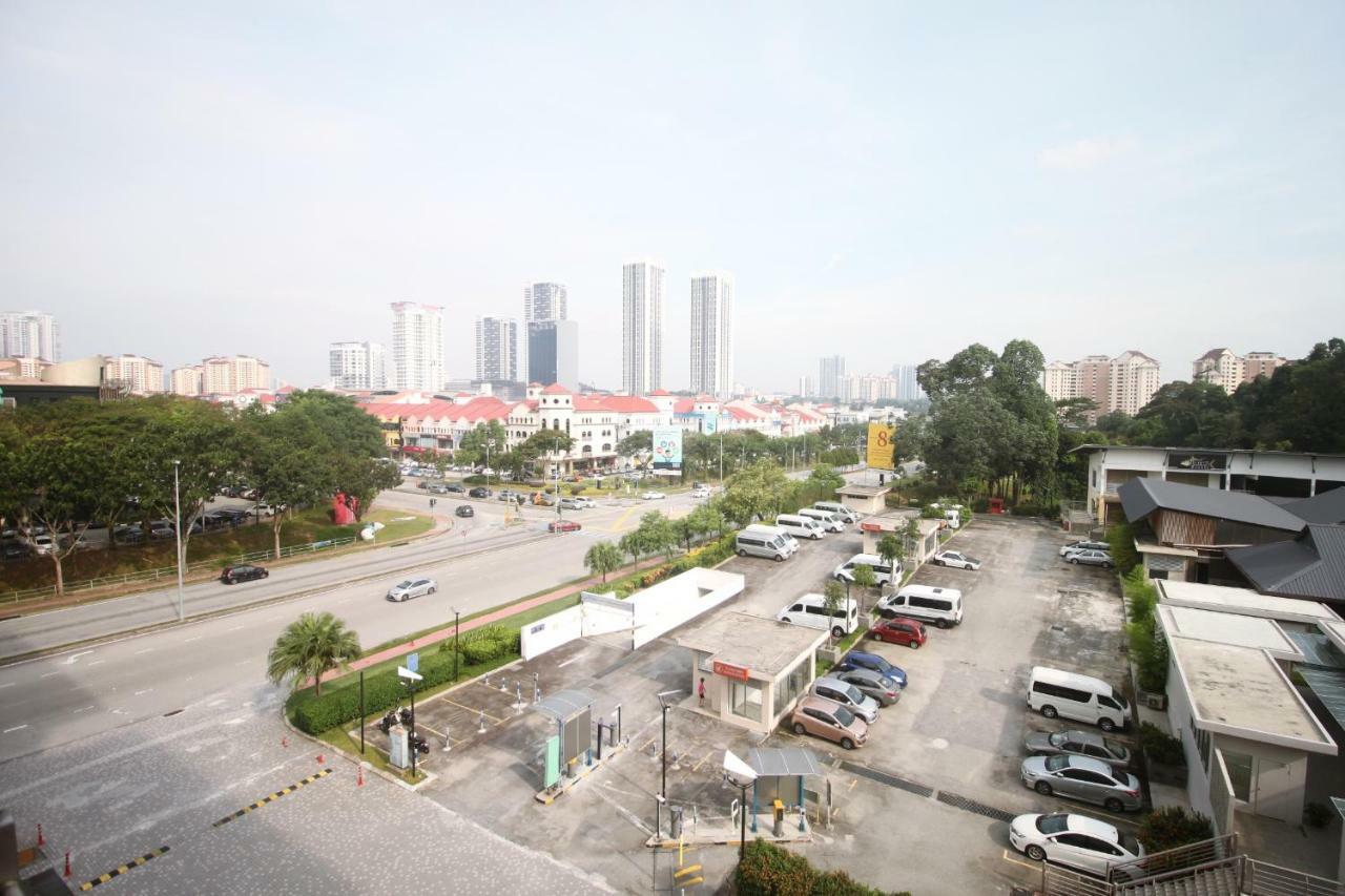 Tropical Hotel Kota Damansara Ngoại thất bức ảnh